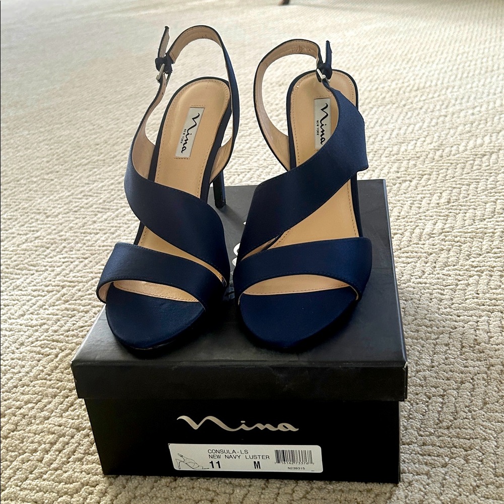 Nina Consula Navy Luster sz 11